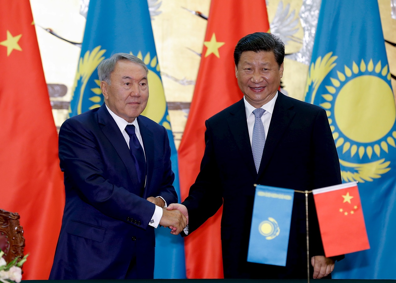 Си Цзиньпин пожелал выздоровления заболевшему коронавирусом Назарбаеву