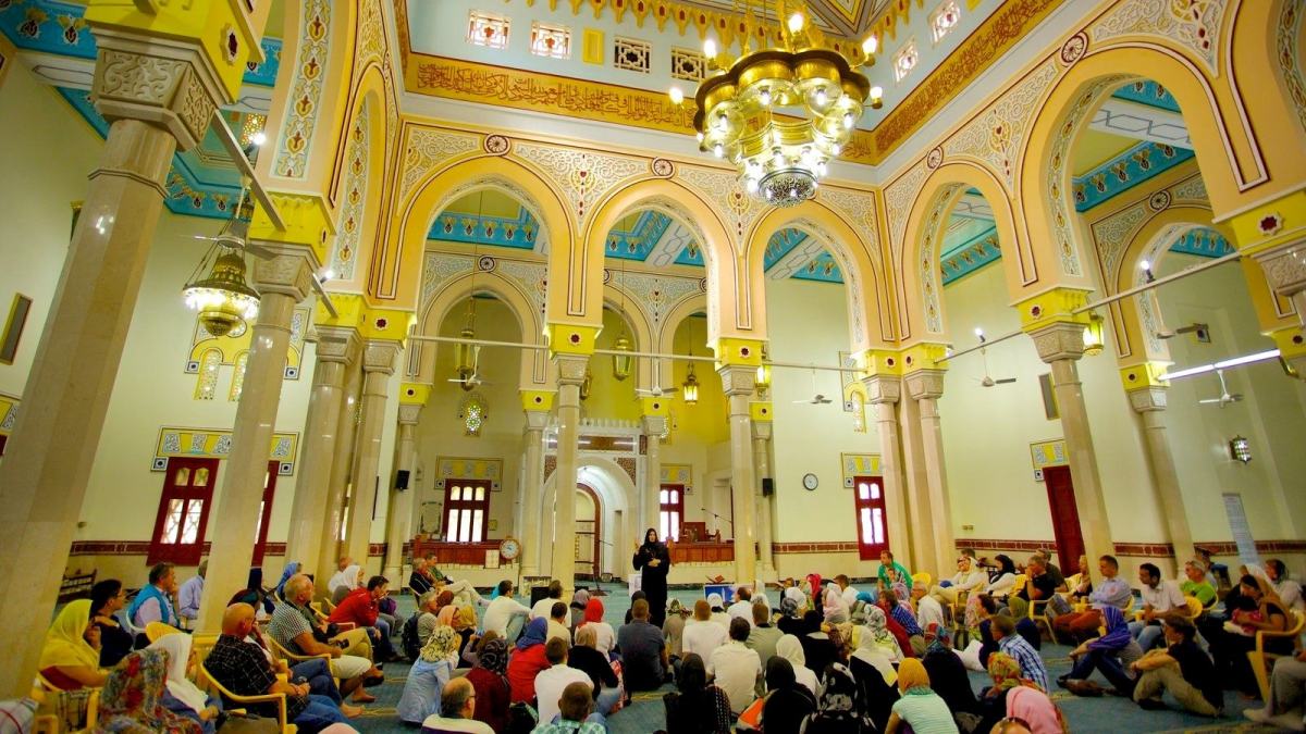 С 16 мая открываются мечети, церкви и соборы в столице