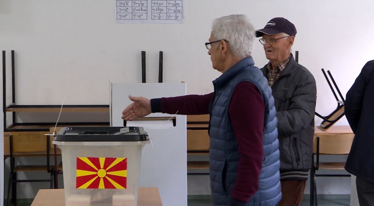 Второй тур президентских выборов начался в Северной Македонии