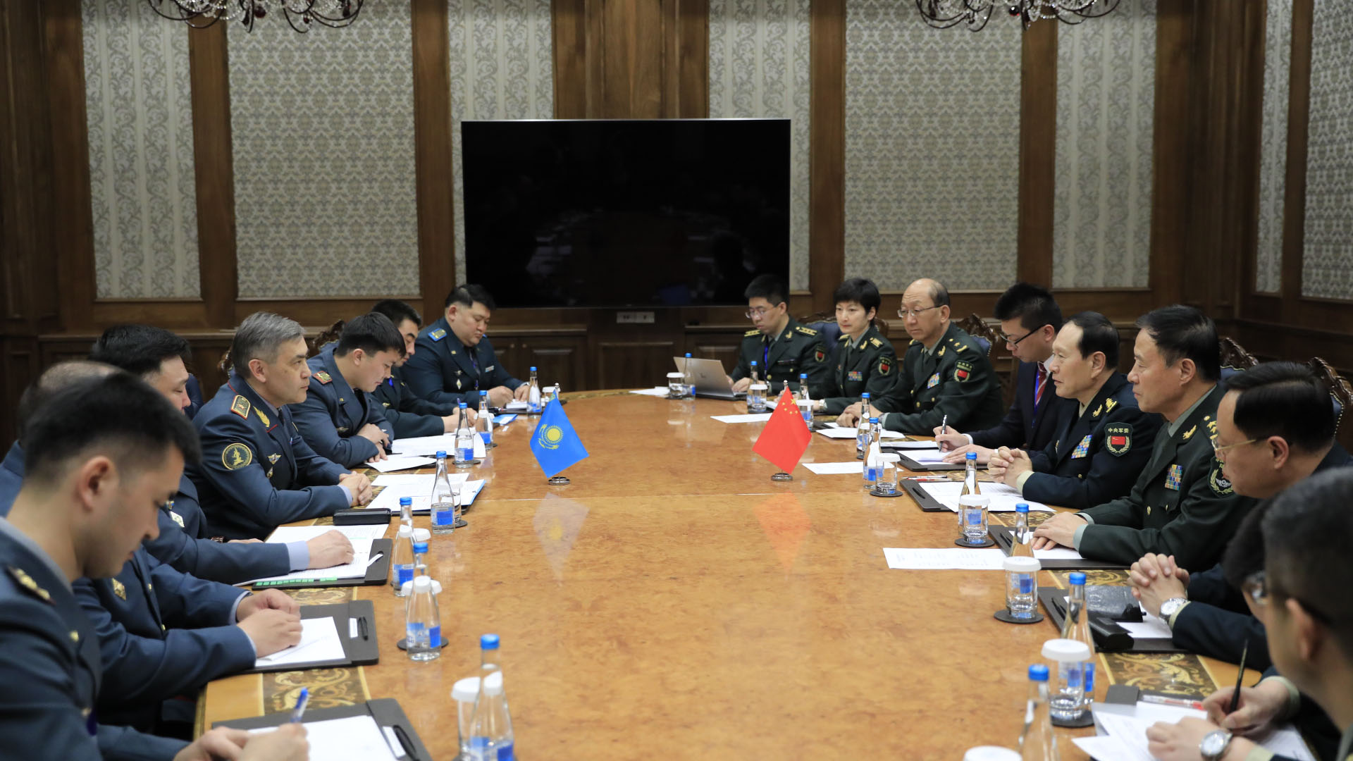 Министры обороны Казахстана и КНР обсудили вопросы борьбы с терроризмом    