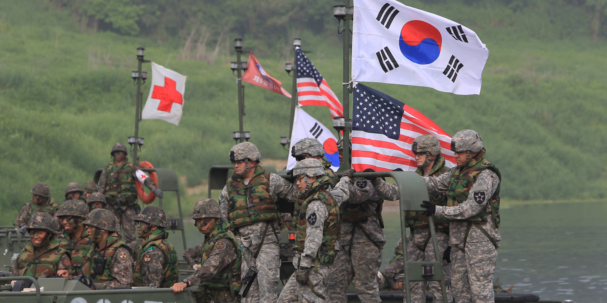 США и Южная Корея в понедельник возобновляют проведение совместных военных учений