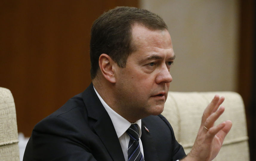 РФ премьер-министрі Дмитрий Медведев Астанаға келіп жетті