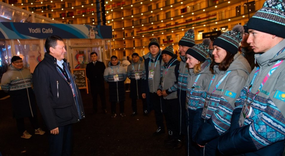 Тимур Құлыбаев Лозаннада қазақстандық спортшылармен кездесті