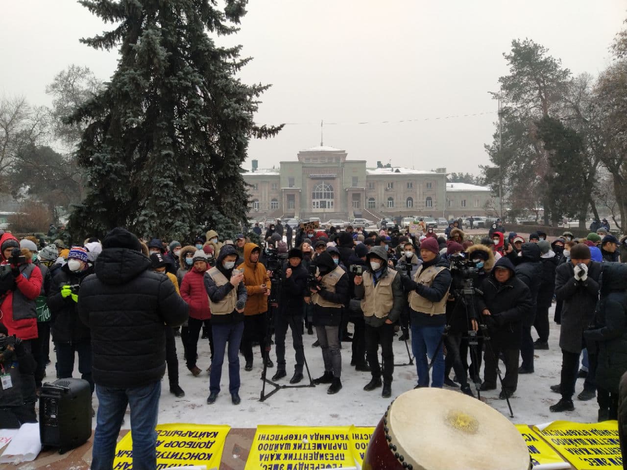 В Кыргызстане прошел мирный марш против принятия новой конституции