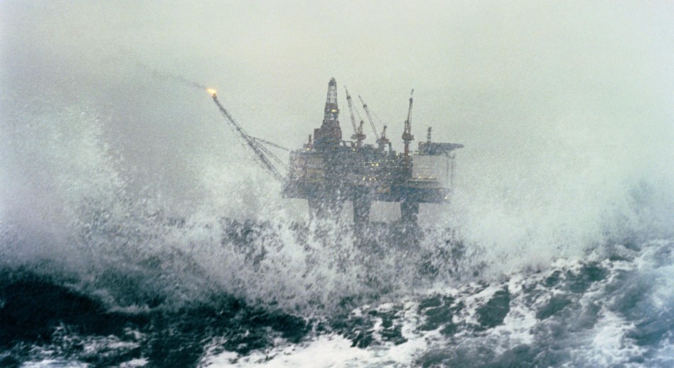 Нефть ускоряется на фоне трансформации шторма «Лаура» в ураган