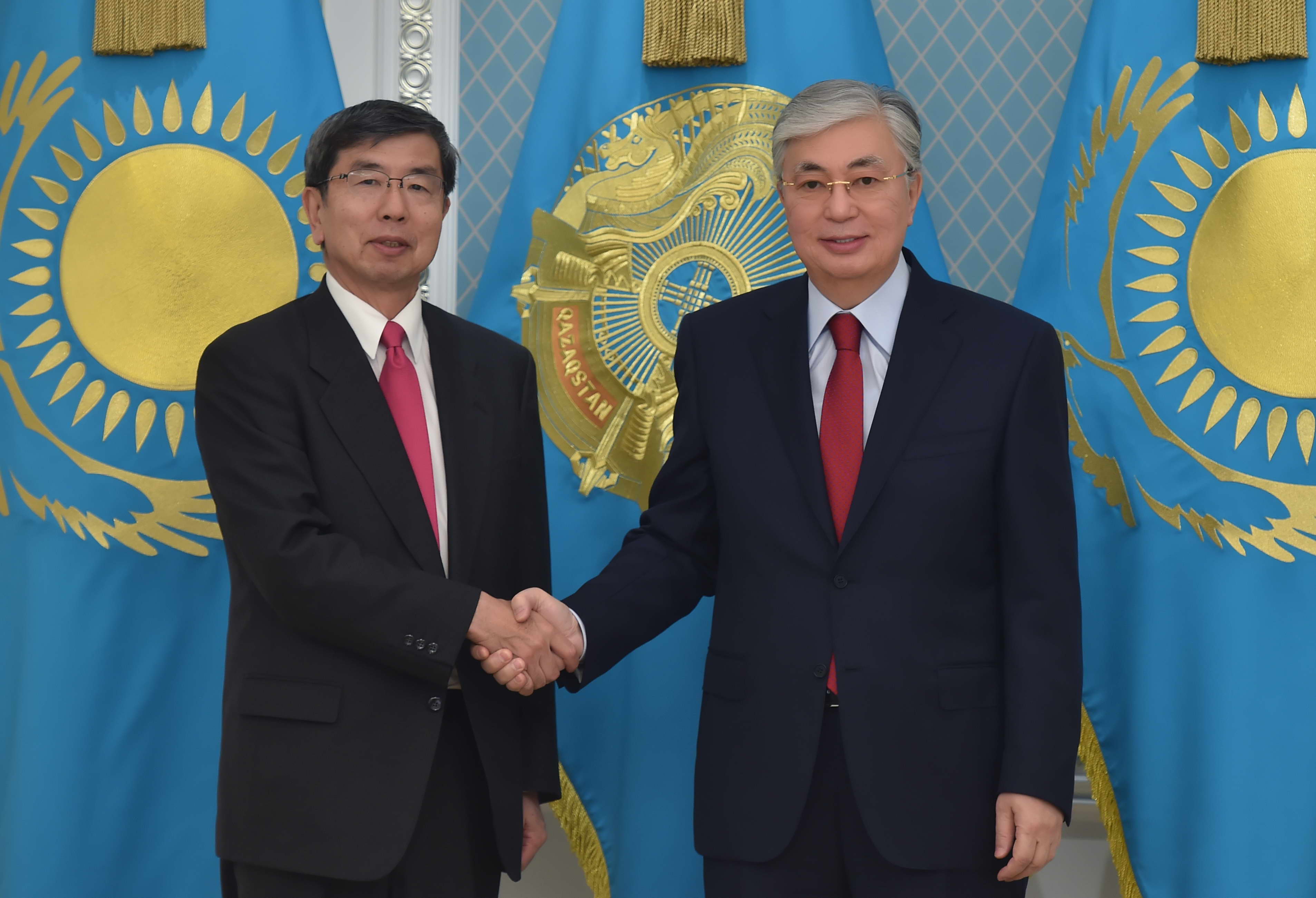 Касым-Жомарт Токаев принял президента Азиатского банка развития Такехико Накао