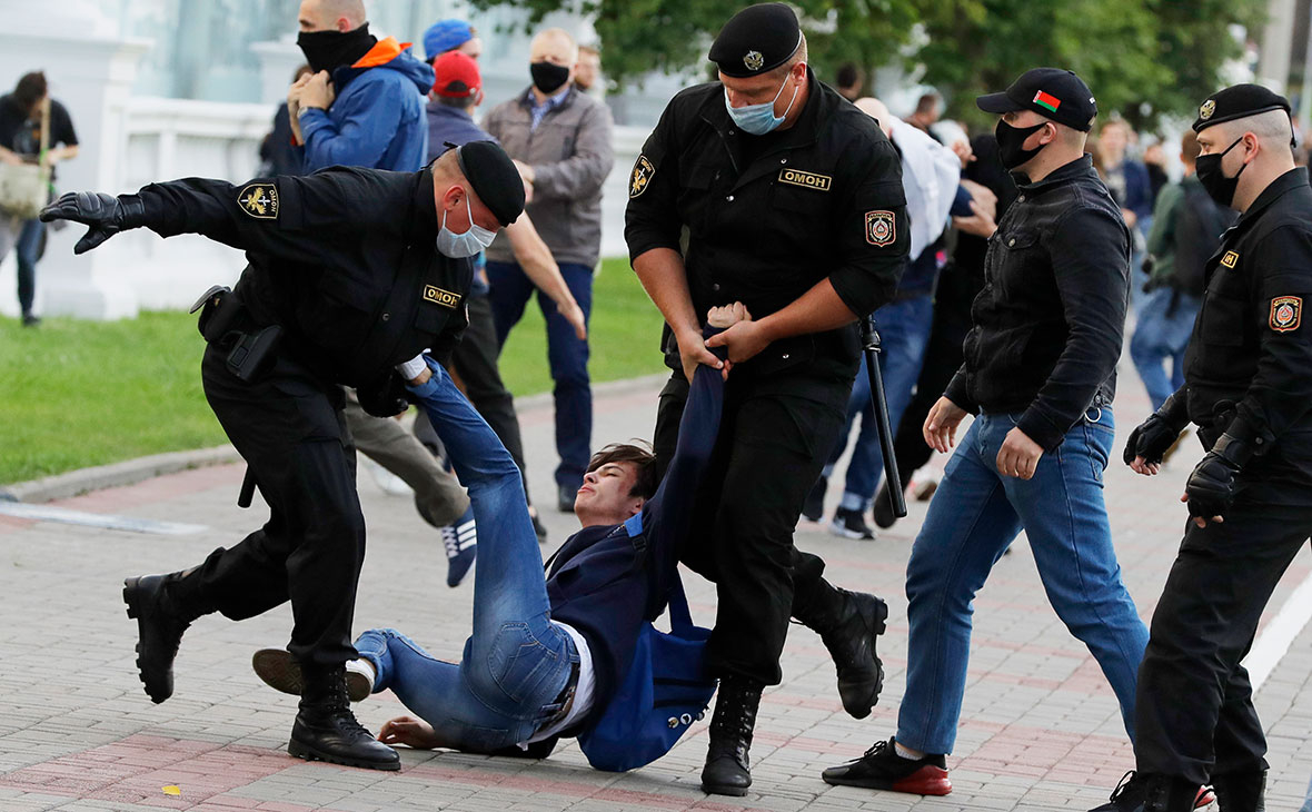 Белорусские правозащитники сообщают о более чем 60 задержанных в ходе акций оппозиции