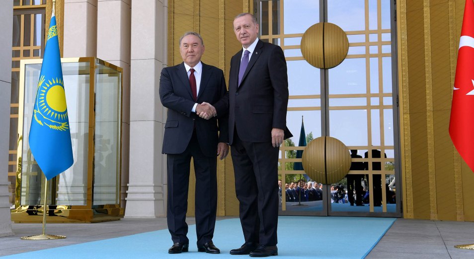 Зачем Назарбаев летал к Эрдогану?