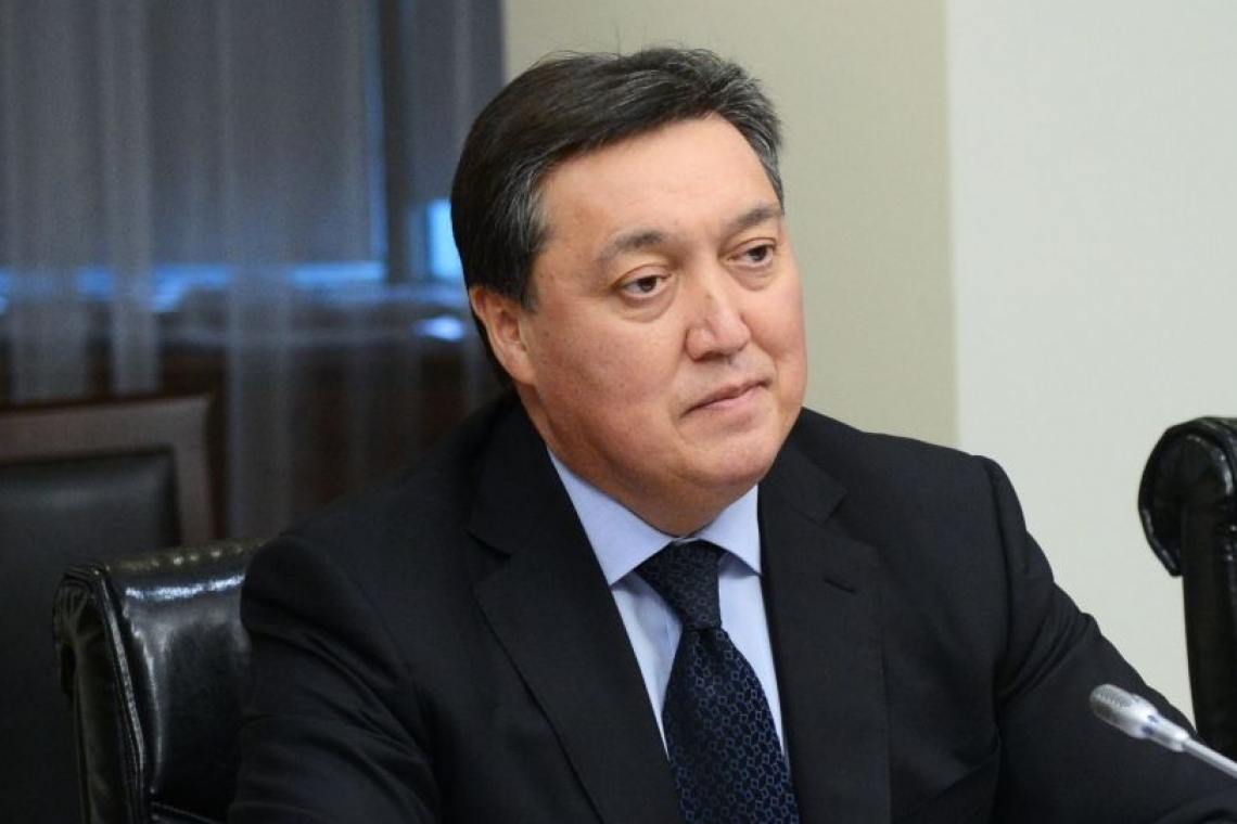 Аскар Мамин поздравил казахстанцев с Днем Победы