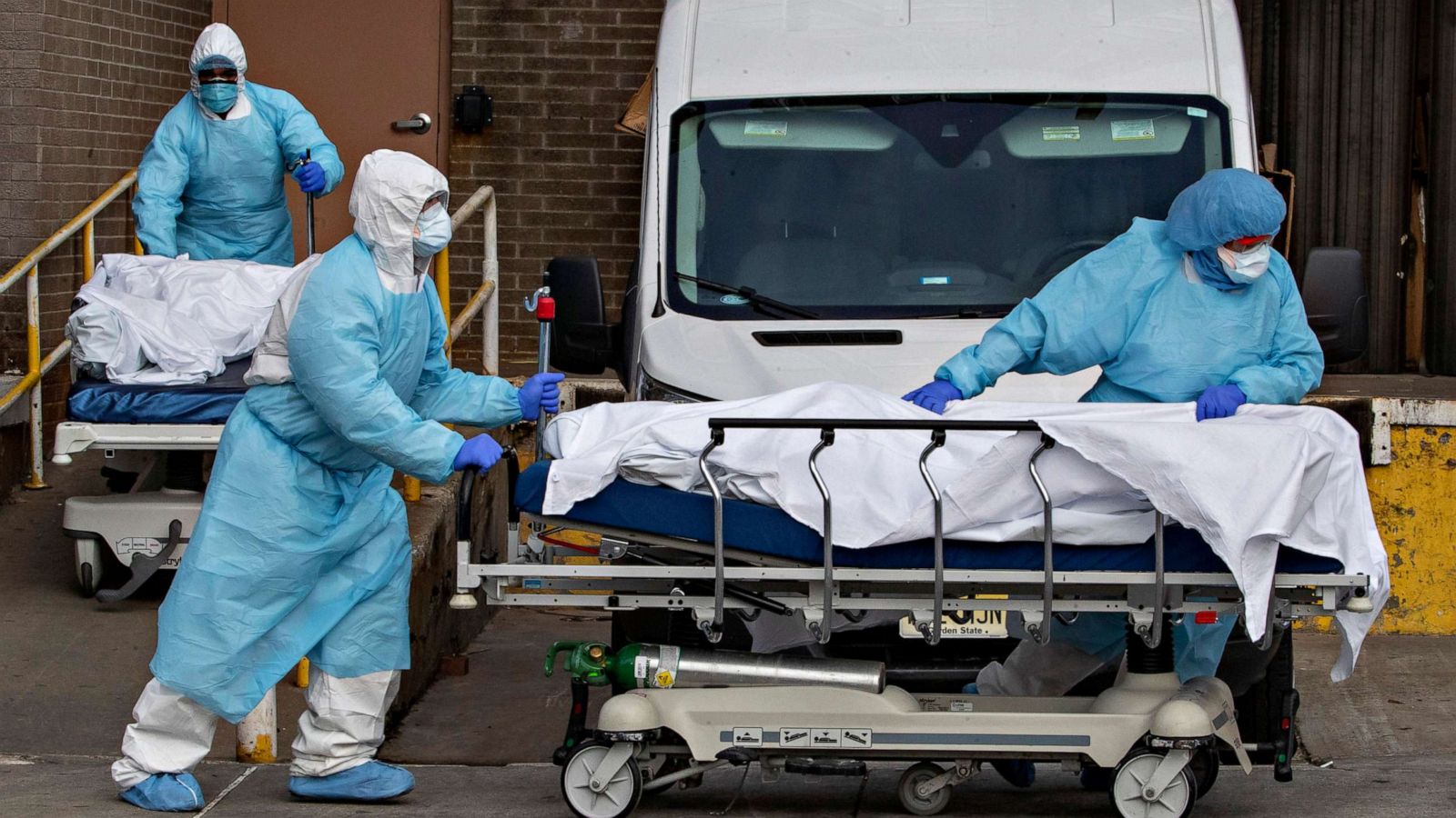 Число жертв коронавируса в мире превысило 233 тысячи человек