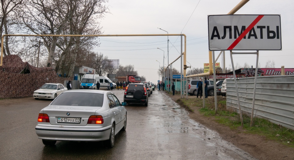 Вопрос «въезда и выезда» в город Алматы вошел в топ проблемных
