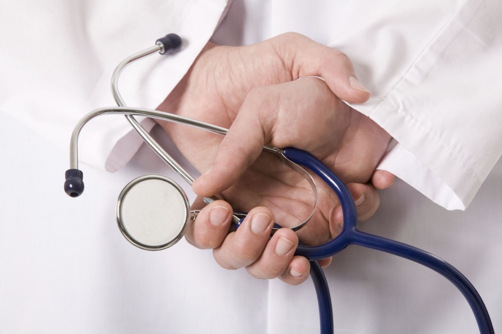 Начата проверка по фактам увольнения аркалыкских врачей