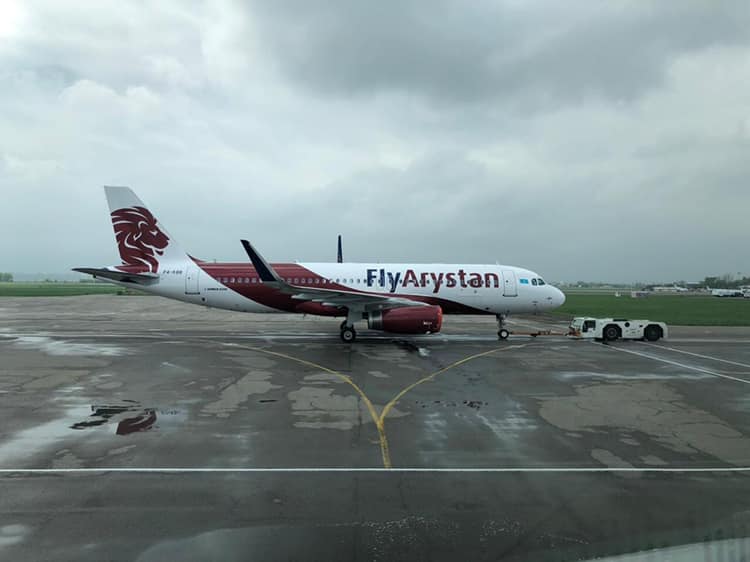 Первый самолет FlyArystan прилетел в аэропорт Алматы