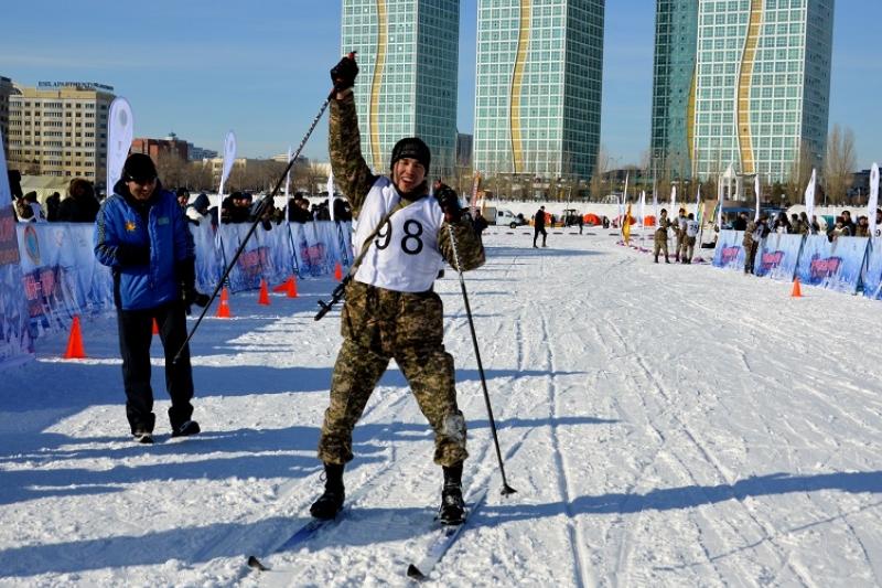 Более 100 военнослужащих приняли участие в лыжной гонке в Астане