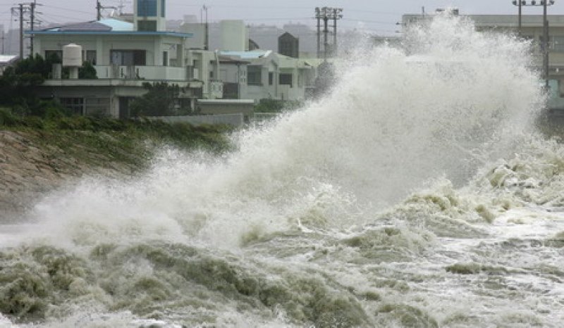 В Японии число пострадавших при тайфуне "Трами" превысило 80 человек