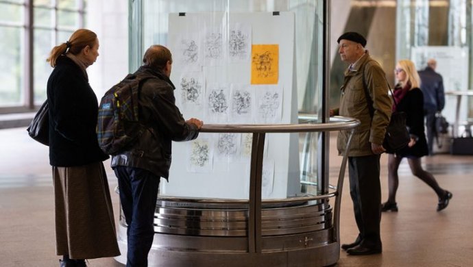 Выставка "Встречи в метро" казахского художника Чингиса Ногайбаева открылась в Московской подземке