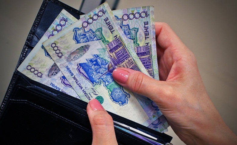 В РК номинальная заработная плата выросла на 9% за год