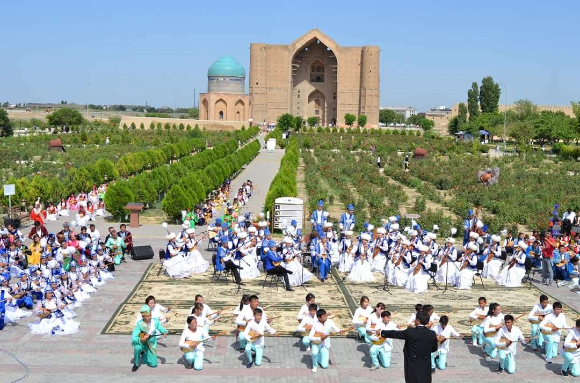 Предприниматели Туркестанской области в 2018 году возвели почти 100 соцобъектов