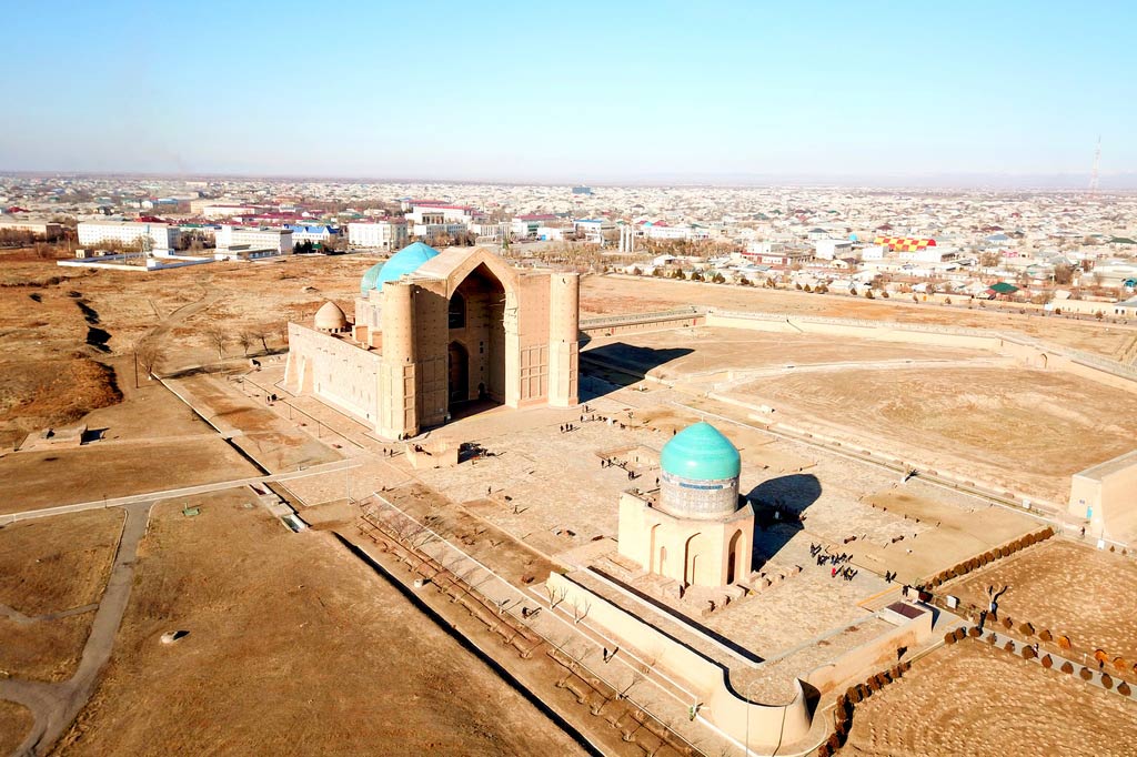 В Туркестане снесут дома вокруг мавзолея Ходжи Ахмеда Ясави для строительства историко-культурного центра