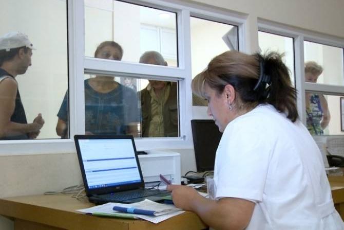ДСМ өкілі қазақстандықтарға үйіне жақын емханаларға тіркелуге кеңес берді
