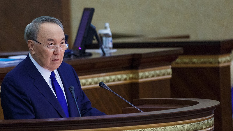 Приватизация должна проводиться на площадке биржи МФЦА, считает Назарбаев  