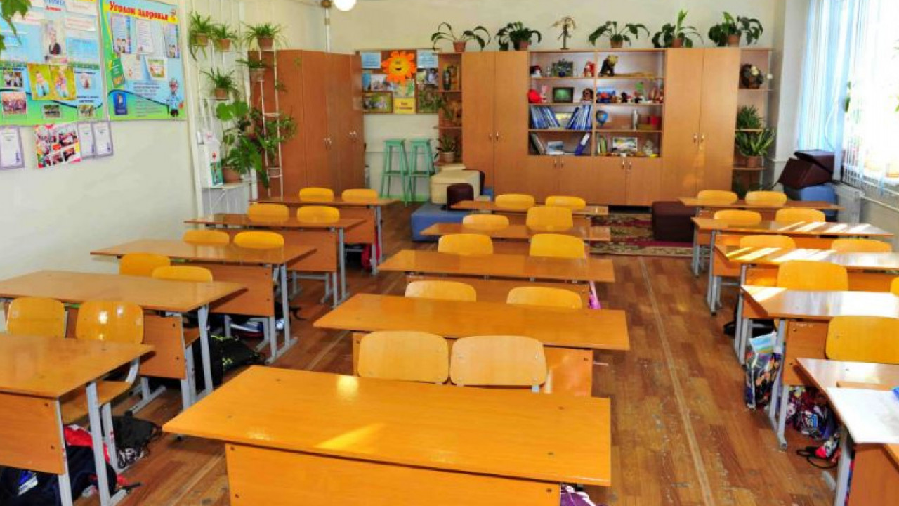 Как в школах Алматы пройдет вручение аттестатов