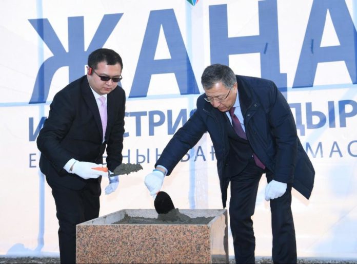 Түркістан қаласында жарықшамдар шығаратын зауыттың іргетасы қаланды