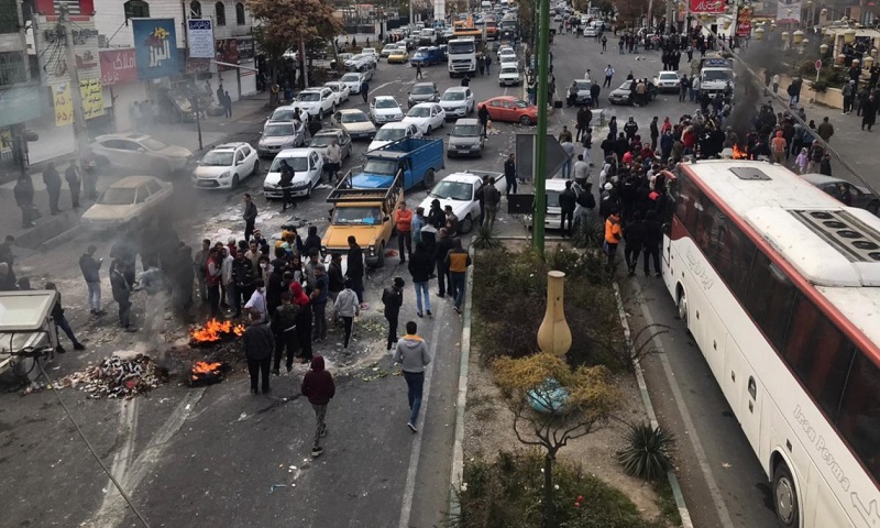 В ходе протестов в Иране погибли более 200 человек  