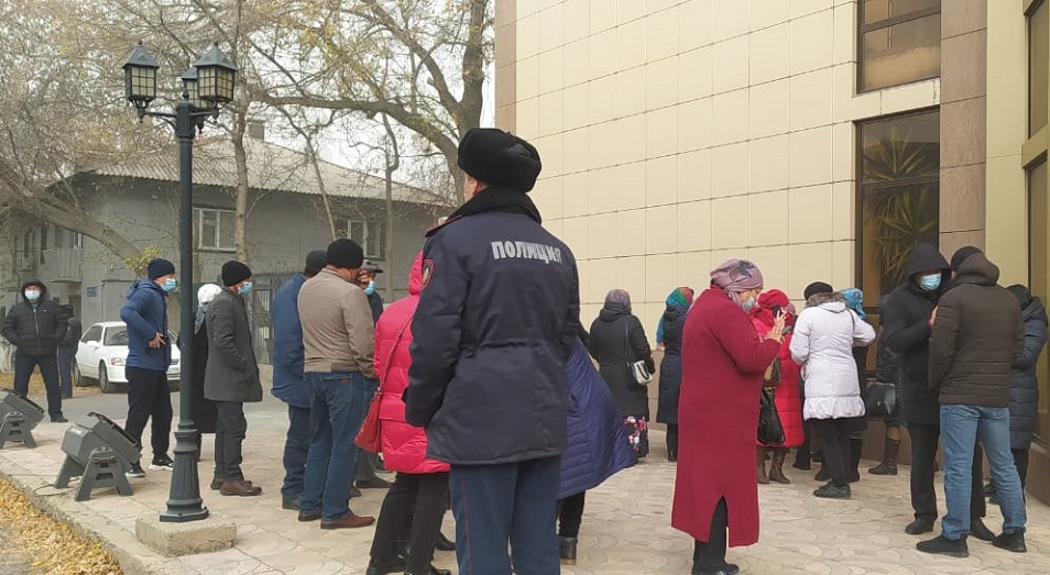 Жертвы финансовой пирамиды брали кредиты в 15 банках и МКО Казахстана   