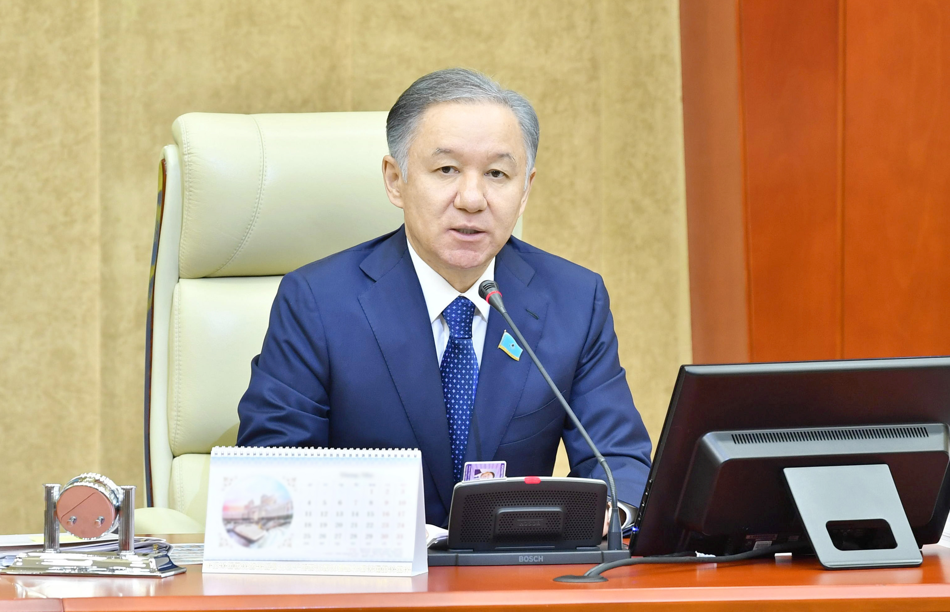 Спикер мажилиса Казахстана созвал парламент страны на совместное заседание  