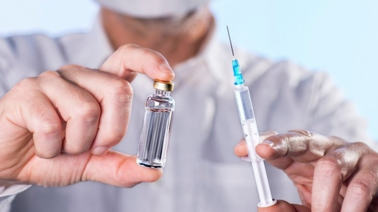 Вакцинация от гриппа на 20% снижает тяжесть заболевания COVID-19 – Алмаз Шарман