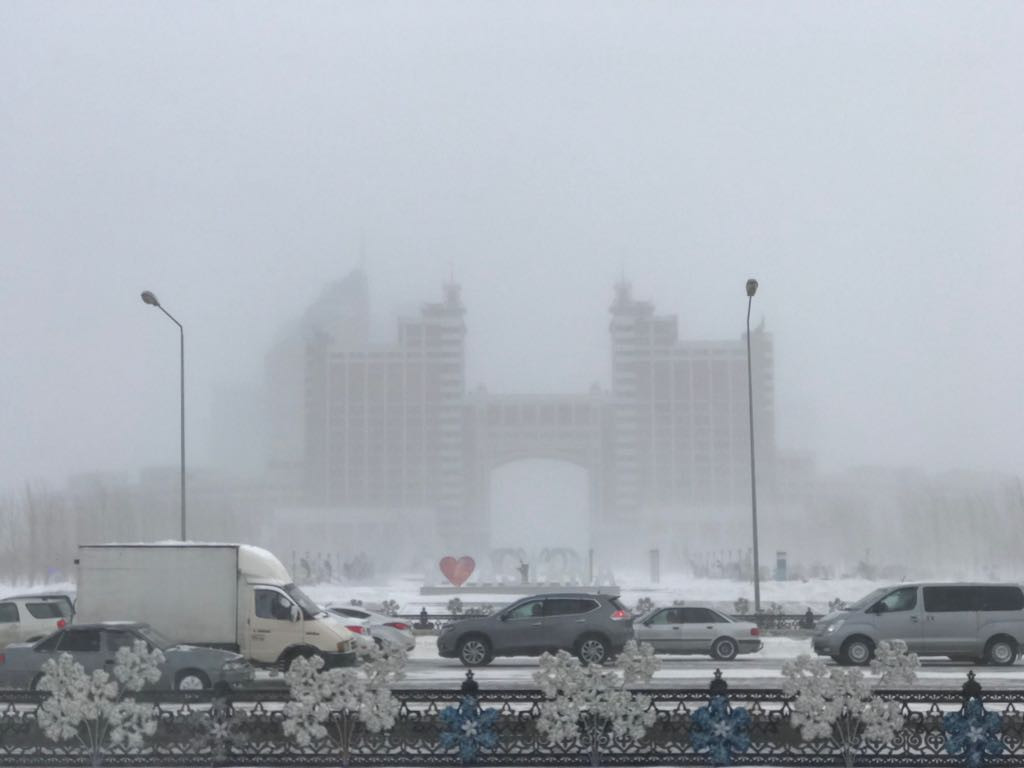 Штормовое предупреждение объявлено в Астане    