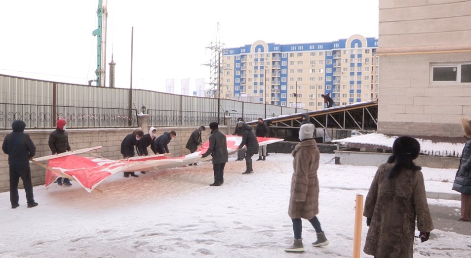 В Шымкенте элитный дом пошел трещинами из-за строительства элитного дома по соседству