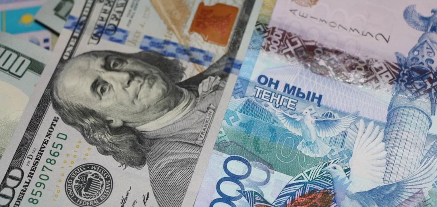 Курс тенге на KASE в пятницу приблизился к минимуму за последние 3,5 месяца – 380,44/$1 