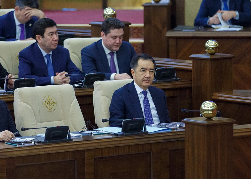 Правительству Казахстана поручено оценить реальные доходы населения 