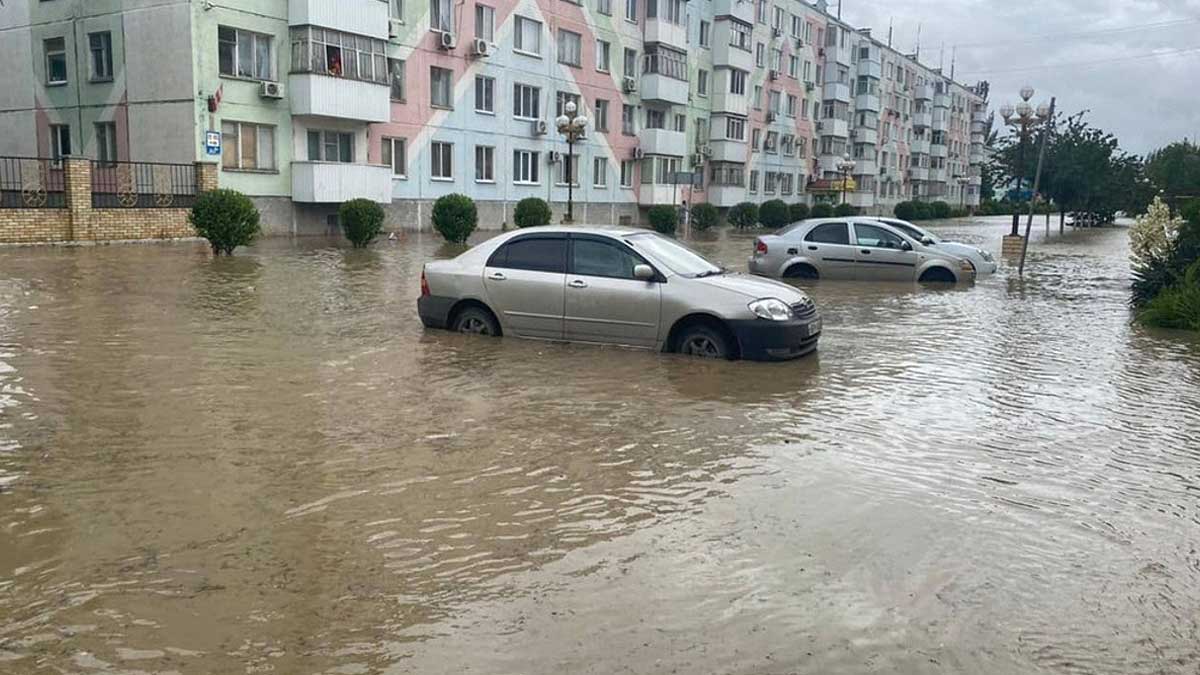 В Крыму из зон подтопления эвакуировали около 1,8 тыс. человек 