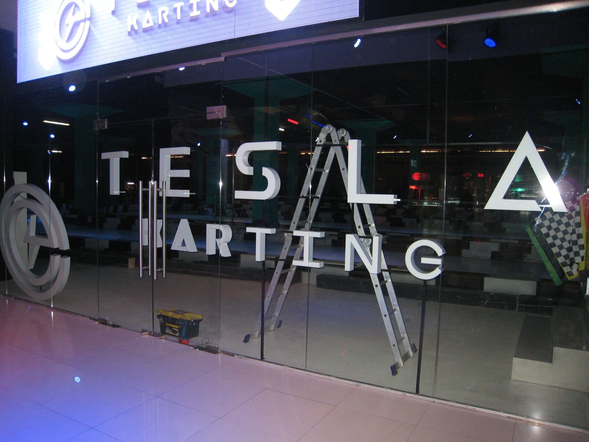 Tesla обновит программное обеспечение       