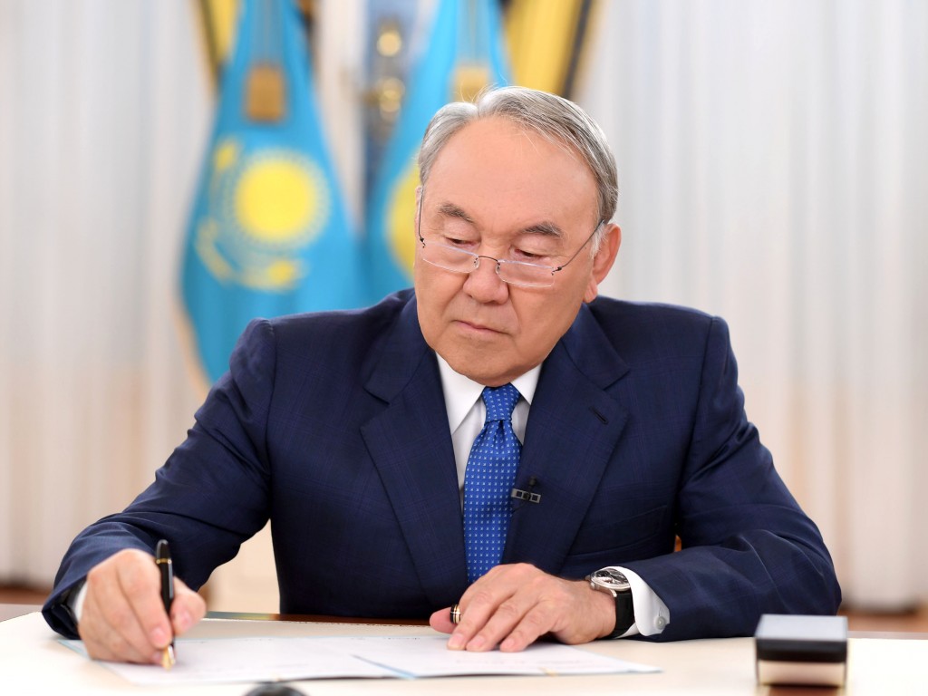 Нурсултан Назарбаев подписал поправки, не допускающие демпинг в госзакупках 