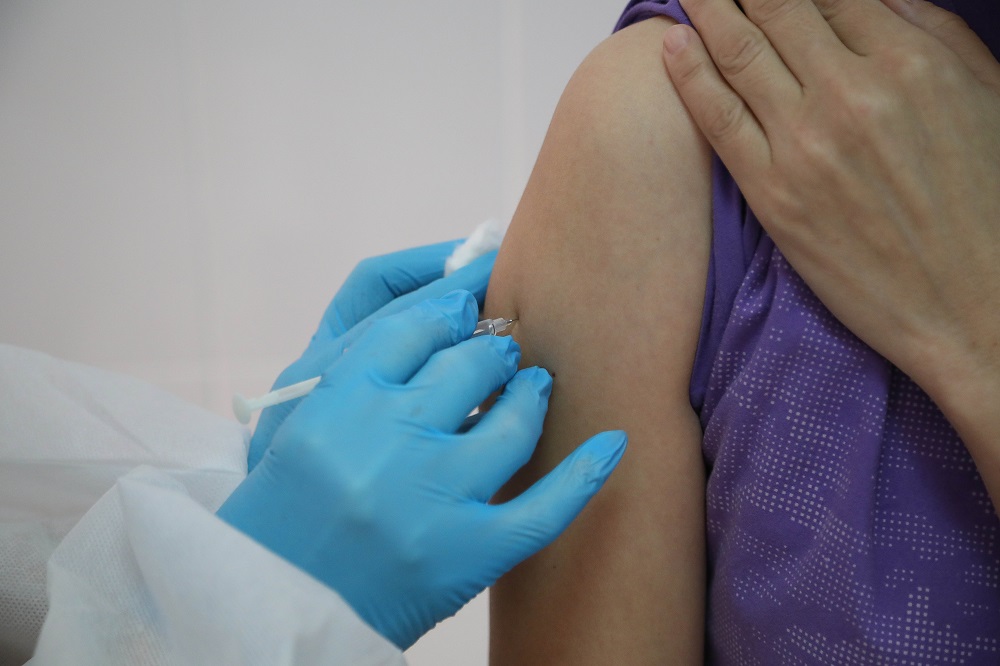 Вакцинация от COVID-19 набирает обороты в Нур-Султане  