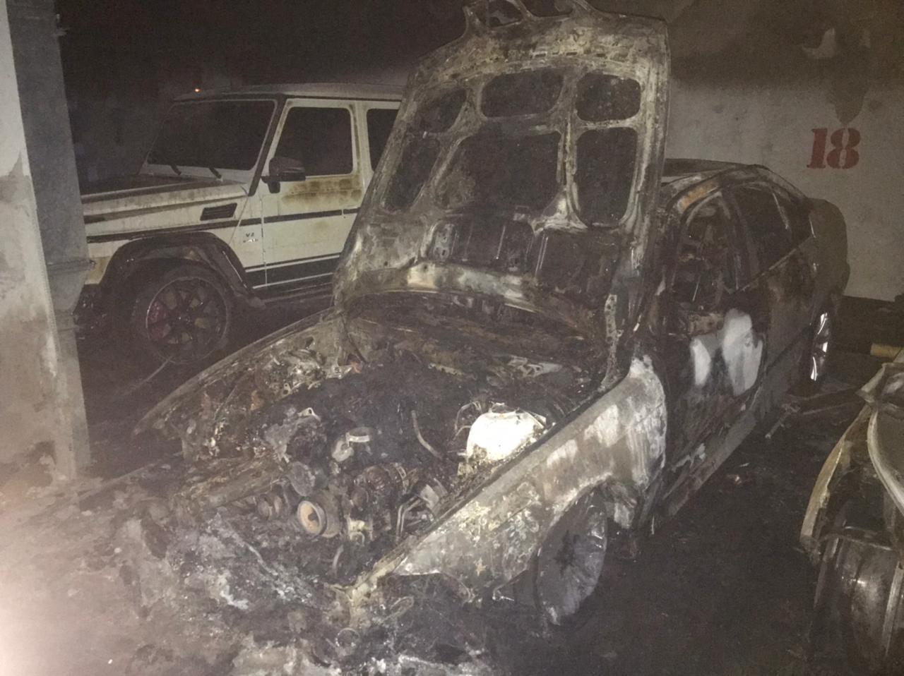 Алматыда тұрғын үй кешенінің жерасты көлік тұрағынан өрт шықты 