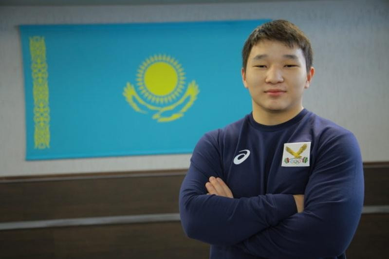 Рахат Бекболат завоевал золотую медаль юношеского чемпионата мира по тяжелой атлетике