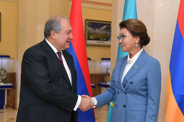 Казахстан и Армения намерены расширять отношения  