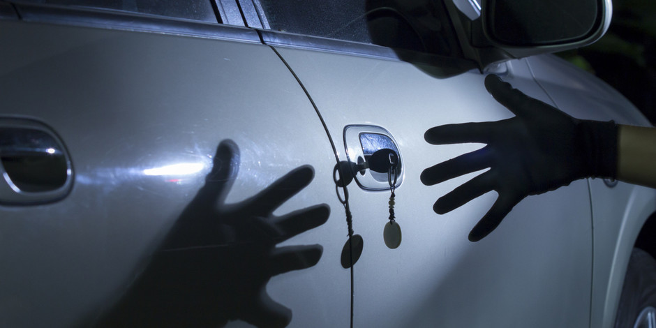 Легализация краденых авто не обходится без людей в погонах – Нигматулин   