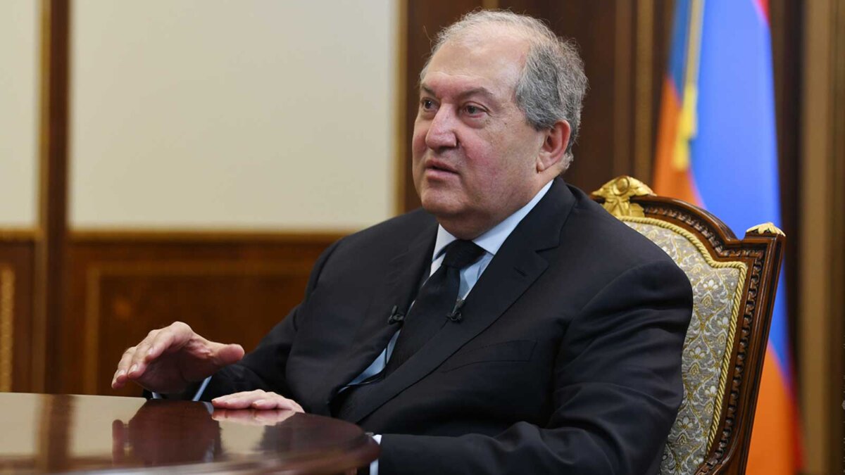 Президент Армении тяжело переносит коронавирус  