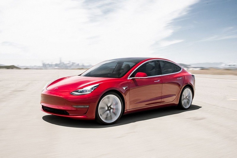 Tesla может снизить цены на электромобили Model 3 на 20%  
