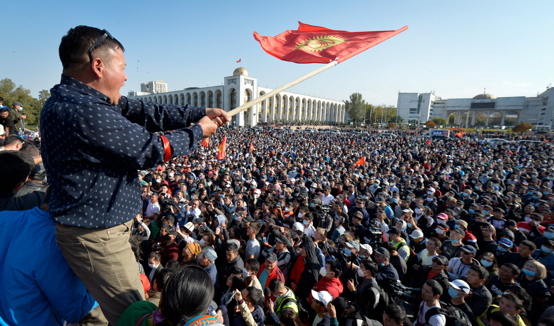 Қырғызстан тағы бір төңкеріске таяу 