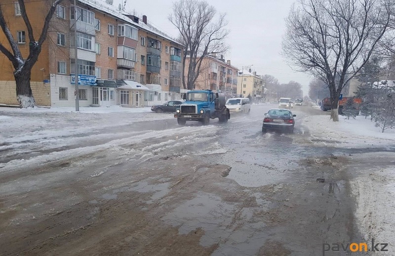 Крупная авария на водопроводе в Павлодаре привела к коллапсу  