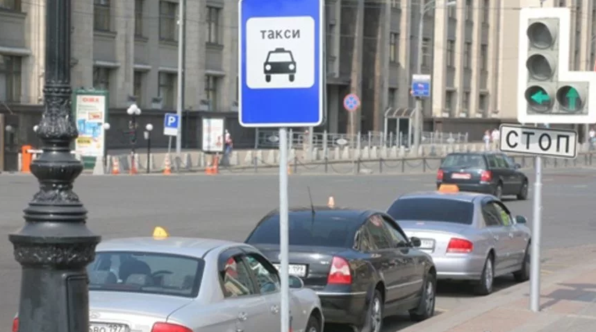 На дорогах Нур-Султана появятся специальные места для такси 