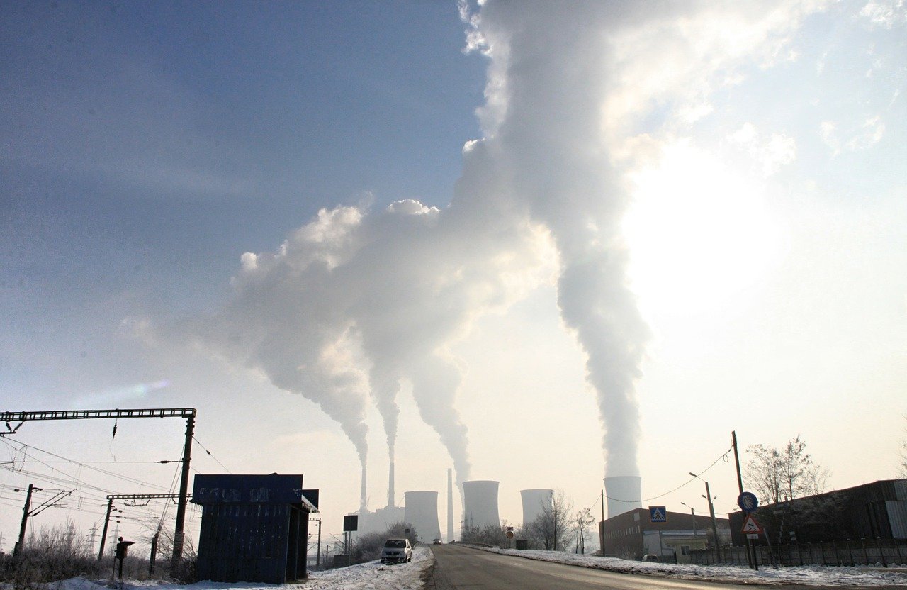 В 2020 году выбросы СО2 в атмосферу составили 40 гигатонн
