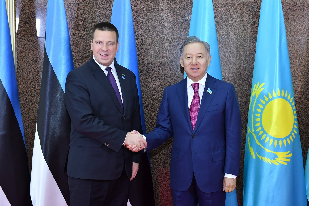 Председатель мажилиса РК встретился с премьер-министром Эстонии 
